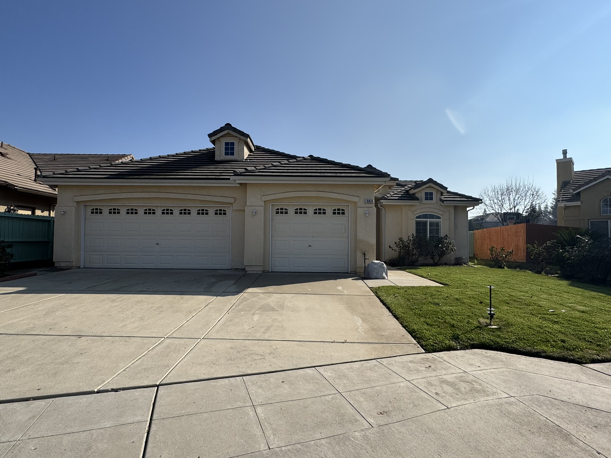 10824 North Bunkerhill Drive