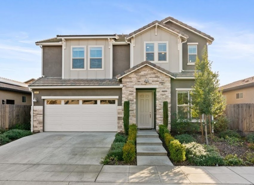 1383 East Via Azzurra Way